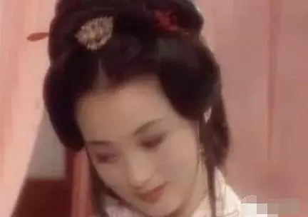 林心如19歲,陳德容19歲,范冰冰19歲,都不及她的19歲!