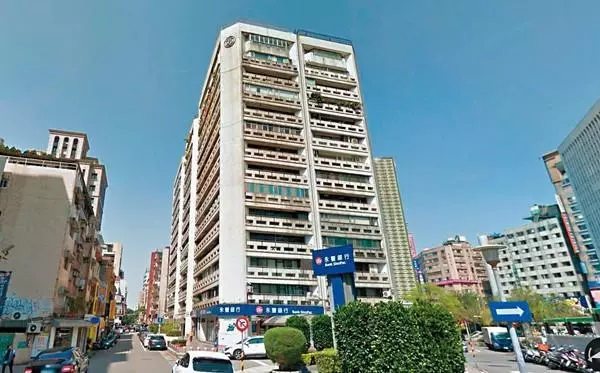 婆媳爆翻臉!哈林帶愛妻「閃搬信義區億級豪宅」…1年再繳百萬地租金,十分驚人!