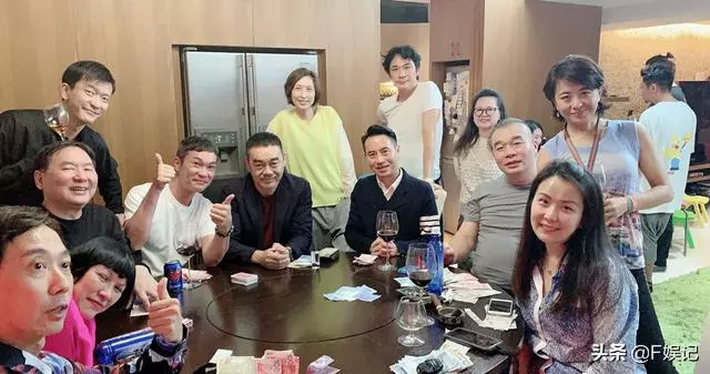 劉青雲張達明張耀揚新年齊聚角逐賭王,吳鎮宇笑容滿面成大贏家!