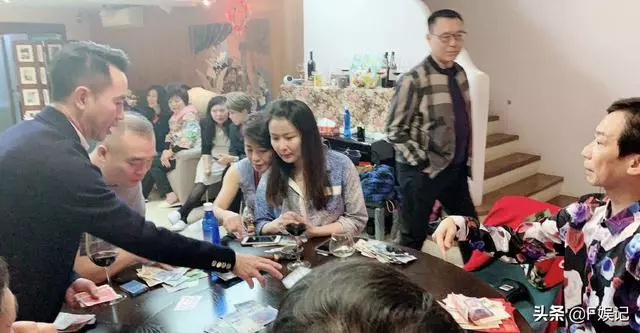 劉青雲張達明張耀揚新年齊聚角逐賭王,吳鎮宇笑容滿面成大贏家!