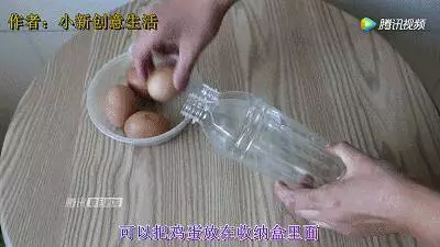 把【毛巾】塞進【塑膠瓶】裡,全家搶著用,居家出外很方便,早點知道就好了!