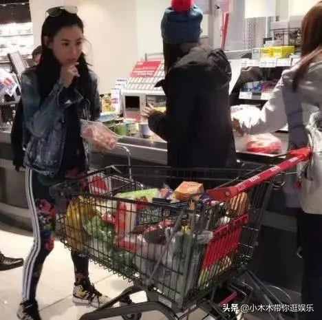張柏芝生下三胎後,謝霆鋒唯恐避之不及,娛樂圈卻只有他雪中送炭!