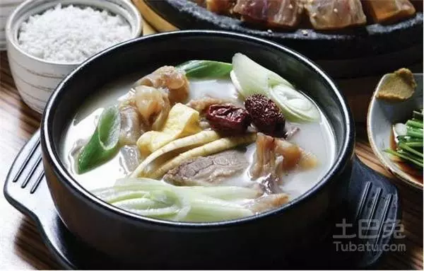 膝骨關節炎的人,一周吃1回,補關節、活血脈,膝蓋年輕腿腳好,中醫精髓為家人收好