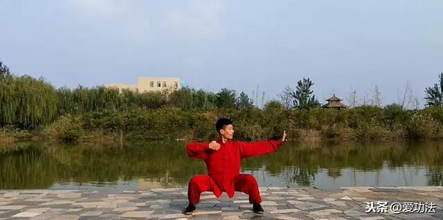 【 健身氣功八段錦 】