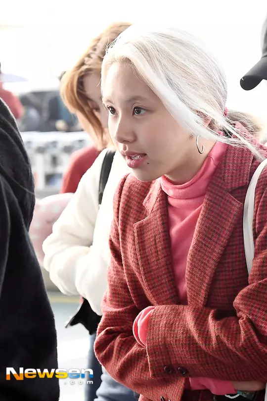 [TWICE][新聞]190220 「微笑天使」T寶們TWICE因海外行程出國