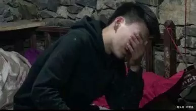 老婆突然失語,俺偷卡取錢計劃帶情人旅遊,密碼錯誤,回家癱地