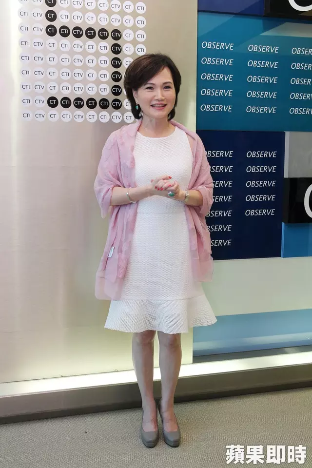 沈春華「歡慶60大壽」美女主播全到齊!結婚20多年「與老公普吉島銀婚」一家4口超幸福