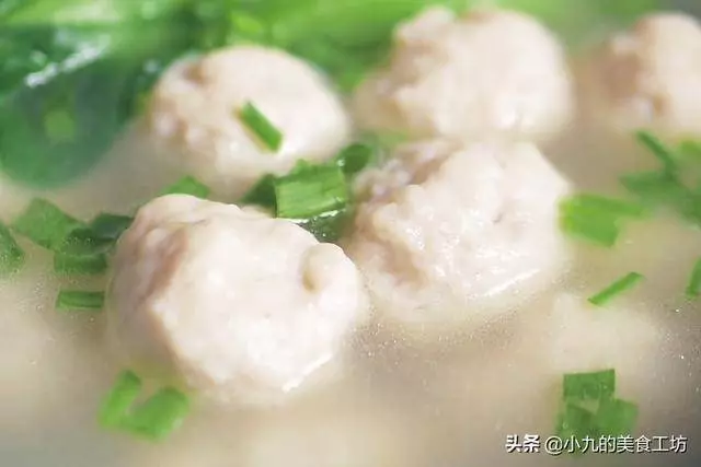 想吃魚丸不用買,自己在家就能做,鮮美滑嫩Q彈!
