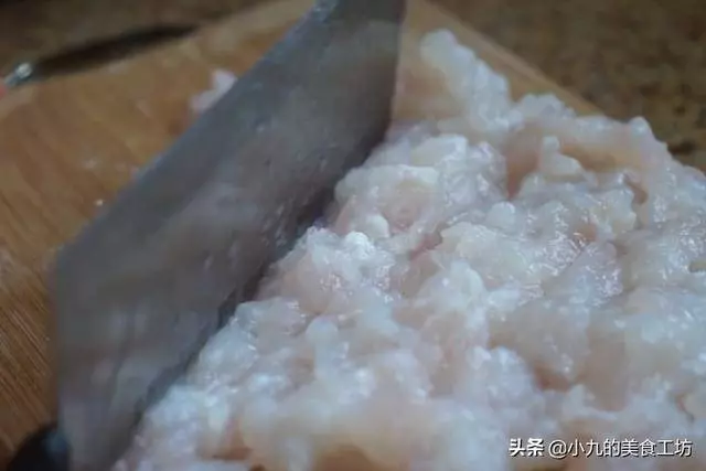 想吃魚丸不用買,自己在家就能做,鮮美滑嫩Q彈!