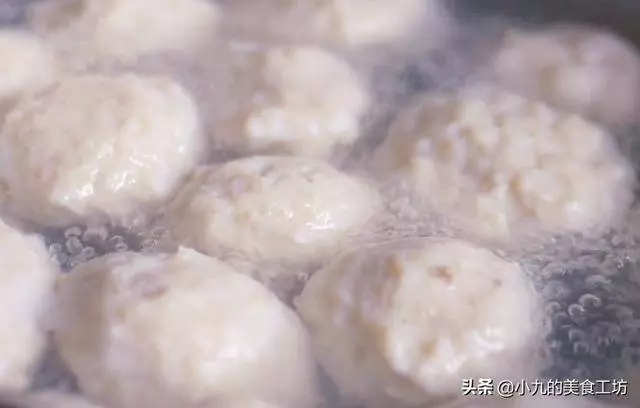 想吃魚丸不用買,自己在家就能做,鮮美滑嫩Q彈!