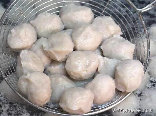 想吃魚丸不用買,自己在家就能做,鮮美滑嫩Q彈!