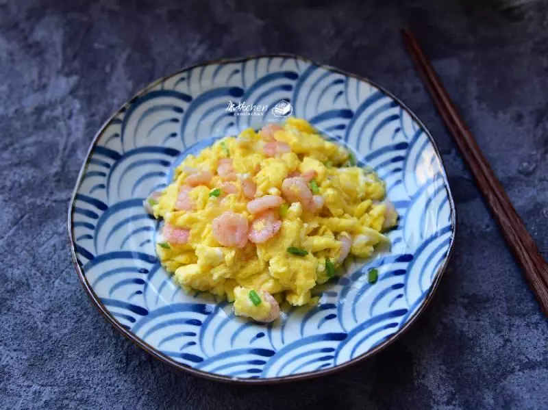 雞蛋這樣炒鮮美嫩滑,關鍵還沒有腥味,老人孩子吃補鈣還易消化!