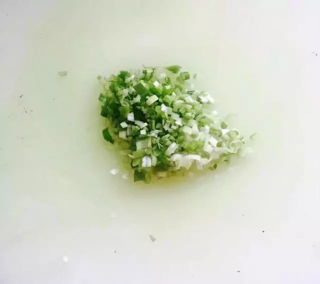 這個蔬菜是【天然的鈣片】,種進花盆中長瘋快,15天就能吃 !