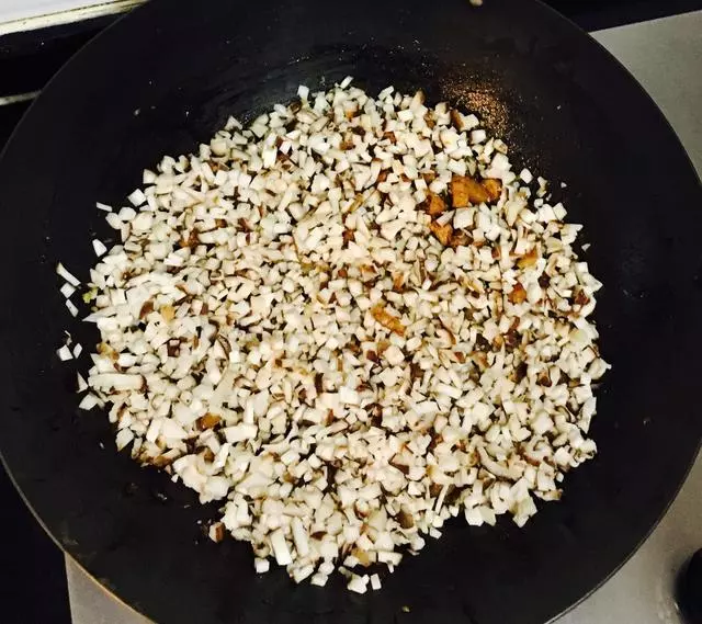 這個蔬菜是【天然的鈣片】,種進花盆中長瘋快,15天就能吃 !