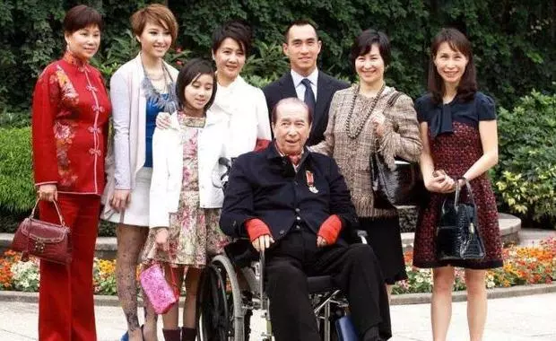 澳門賭王何鴻燊住院,兒子公布結婚,內地少女奉子成婚進豪門沖喜?