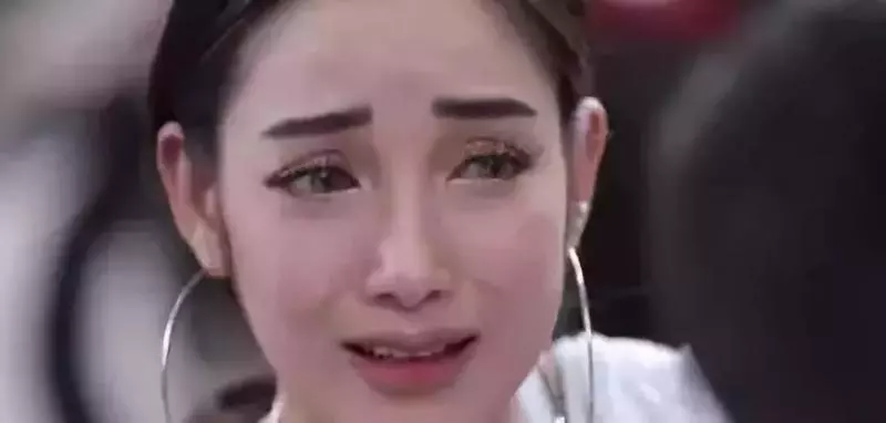 最狗血的女星 !叫了20多年的哥哥竟然是親爸,媽媽其實是奶奶 ?!!