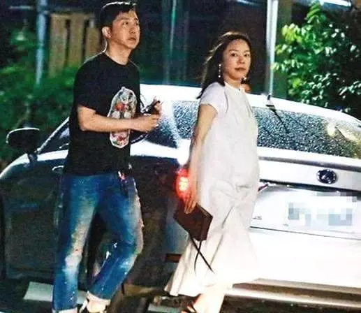 庾澄慶家庭再生糾紛?婆媳疑不和,庾澄慶「落魄」住6萬月租房?!