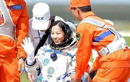 女宇航員返回地球後,為何被國家嚴令禁止生育?專家:無奈之舉