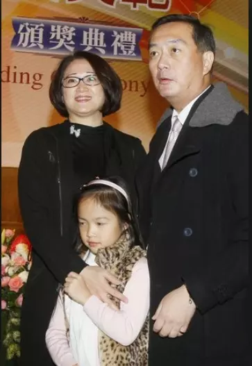 嚴凱泰遺孀「很早就接手集團」冠夫姓扛下重擔 4大老臣曝「她比嚴凱泰還厲害」不得不佩服她