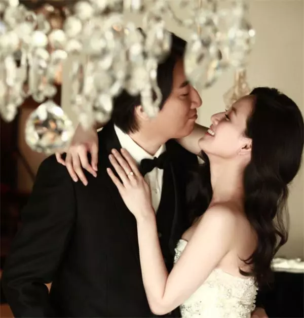 她被封「周董最美前女友」迷倒眾多男星,「未婚懷孕」消失螢光幕,如今32歲竟過著這樣的生活!