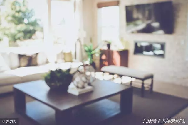 小時候被爸媽送人,20多年後尋親問責,看到親生父母后不忍心了