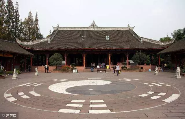 母親分家,大兒子220萬,小兒子一分沒有,小兒子大鬧後蒙了