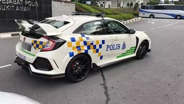 大馬第一輛警察跑車Honda Civic Type-R!網友:這輛geng咯!賣32萬!