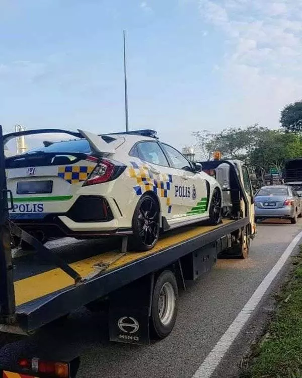 大馬第一輛警察跑車Honda Civic Type-R!網友:這輛geng咯!賣32萬!