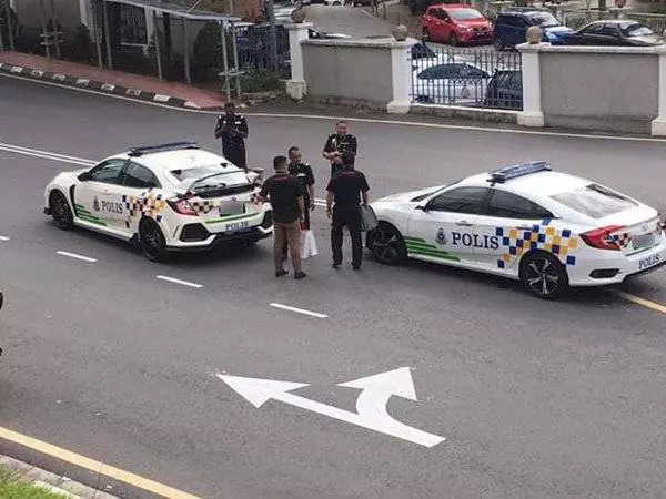 大馬第一輛警察跑車Honda Civic Type-R!網友:這輛geng咯!賣32萬!