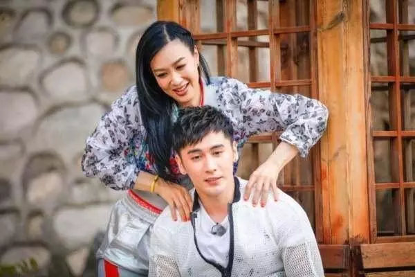 李麗珍女兒,邱淑貞女兒,鐘麗緹女兒,朱茵女兒,差別不是一般大!