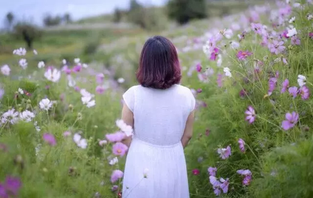 男友家擺訂婚宴,奶奶衝進來拉起我就走,她說:這婚不訂了
