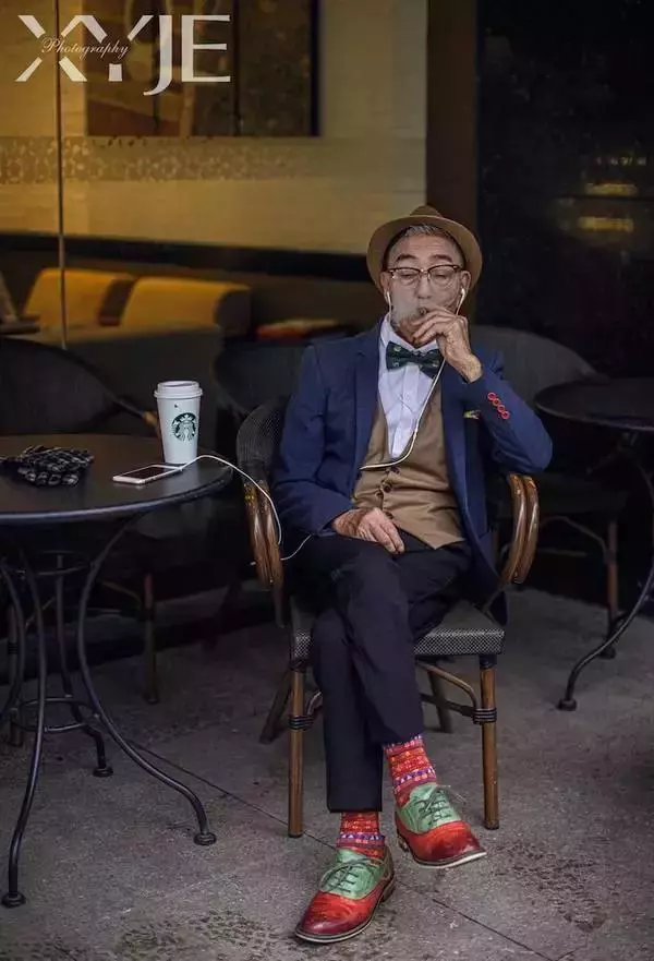 孫子把85歲的爺爺接到廈門,拍了一組照片,結果帥遍頭條