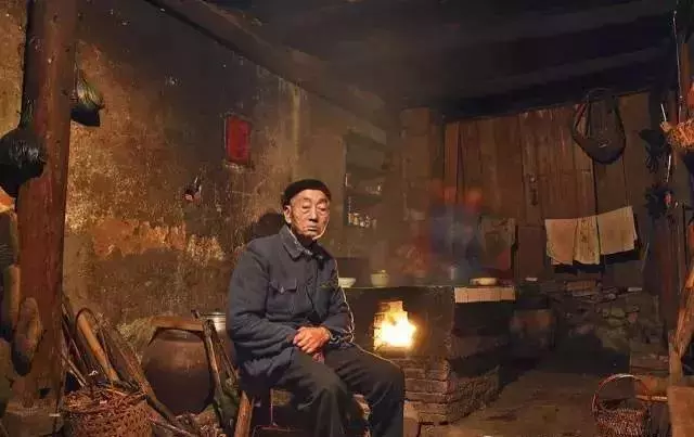 孫子把85歲的爺爺接到廈門,拍了一組照片,結果帥遍頭條
