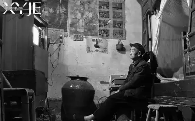 孫子把85歲的爺爺接到廈門,拍了一組照片,結果帥遍頭條