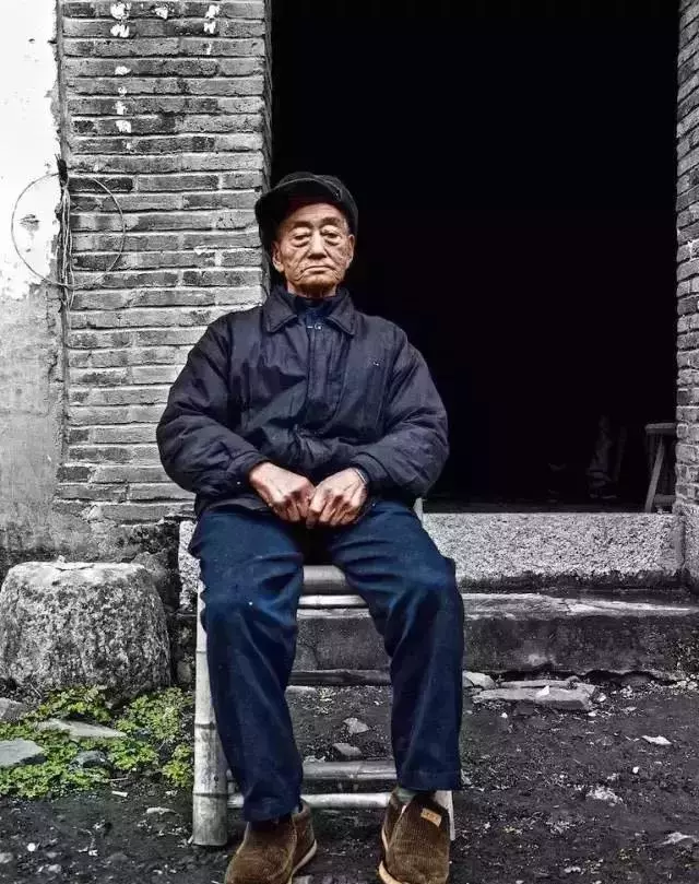 孫子把85歲的爺爺接到廈門,拍了一組照片,結果帥遍頭條