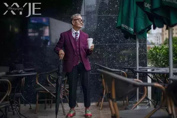 孫子把85歲的爺爺接到廈門,拍了一組照片,結果帥遍頭條