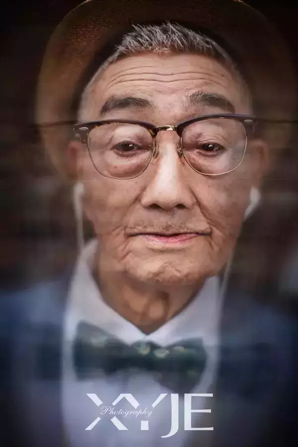 孫子把85歲的爺爺接到廈門,拍了一組照片,結果帥遍頭條