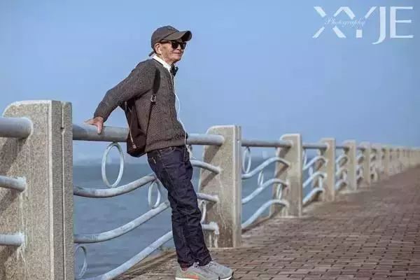 孫子把85歲的爺爺接到廈門,拍了一組照片,結果帥遍頭條