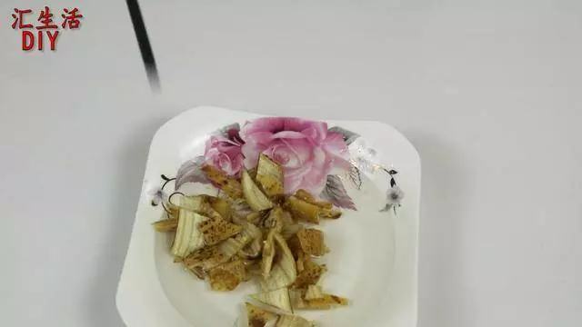 【超實用】趕走蟑螂的妙方:家中放一片葉子,一晚蟑螂就會全部消失