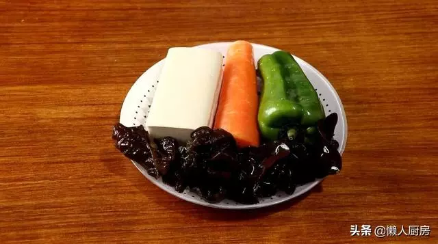 豆腐別只會燒湯,快試試這種好吃的做法,比吃大魚大肉香