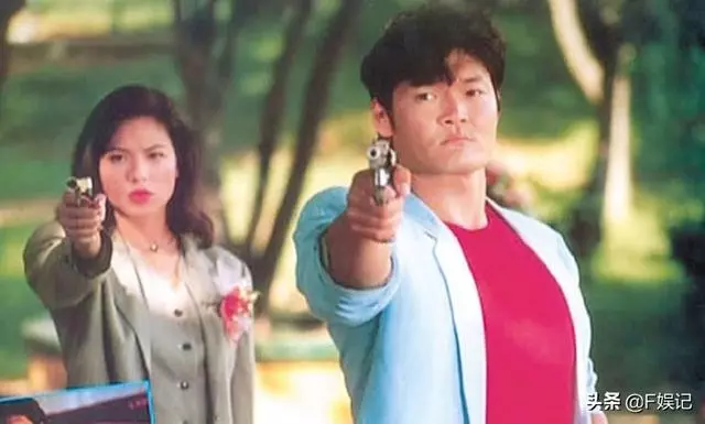 這位男藝人年輕時身材很健碩讓人羨慕,演了幾部電影就讓大家印象深刻, 如今發福到認不出!