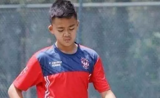 那英兒子已經15歲,看過外貌不禁誇讚基因強大,可憐父親現在卻落得如此不堪~