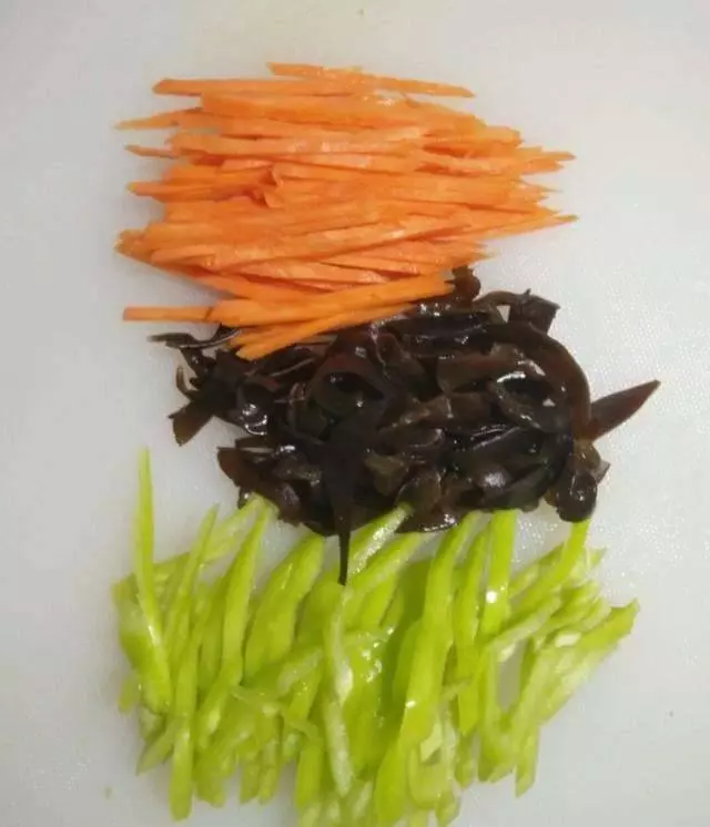 魚香肉絲炒麵,面這樣做太好吃了