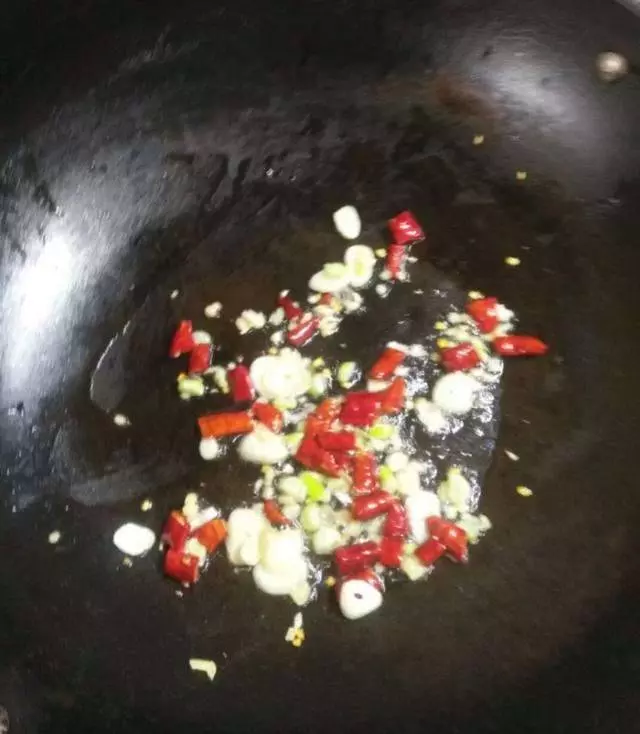 魚香肉絲炒麵,面這樣做太好吃了