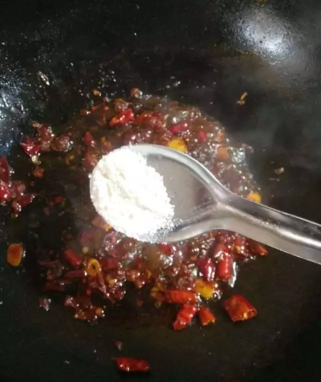 魚香肉絲炒麵,面這樣做太好吃了