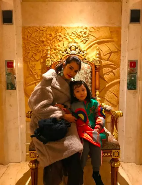 與張丹峰有情況?洪欣凌晨四點自認是個笨女人:我該怎麼辦?