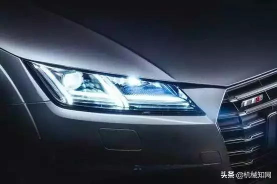 堵了3小時,前面的車竟用尾燈放了一部電影?