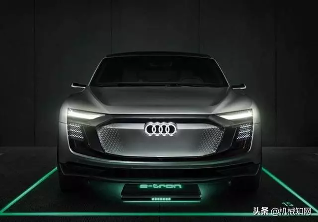 堵了3小時,前面的車竟用尾燈放了一部電影?