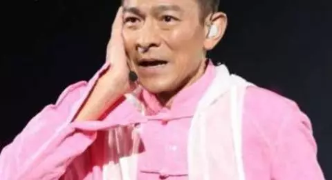 劉德華妻子近照曝光,和親妹妹逛街,6歲女兒劉向蕙長成這樣!
