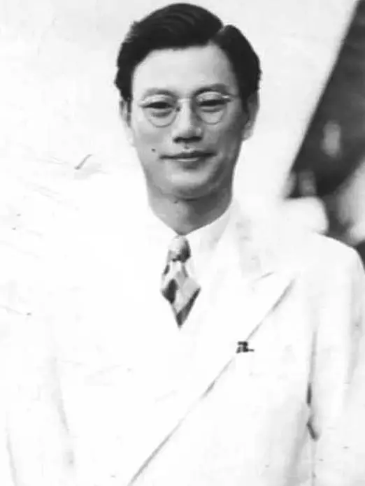 她兩次喪夫,98歲患癌,卻仍然愛美穿高跟鞋、畫紅妝、噴香水,現在111歲的她變成這樣......